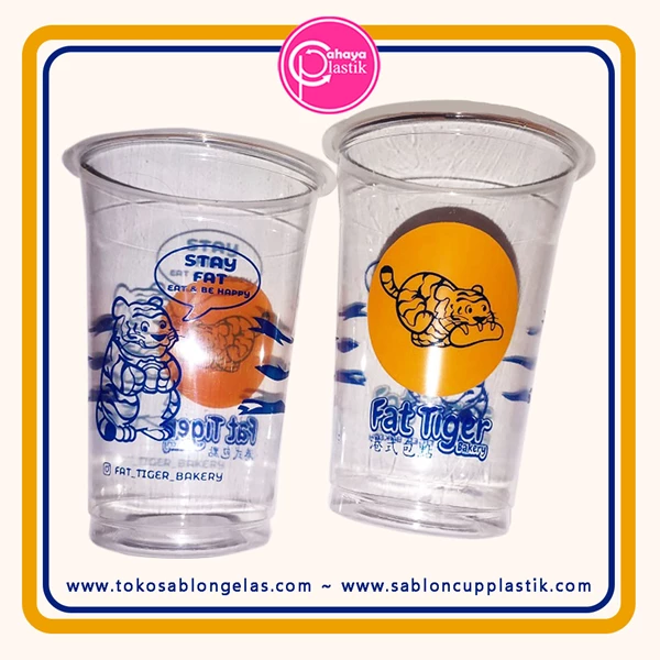 Screen printing of plastic cups 16 oz 7 grams with a capacity of 380-500 ml